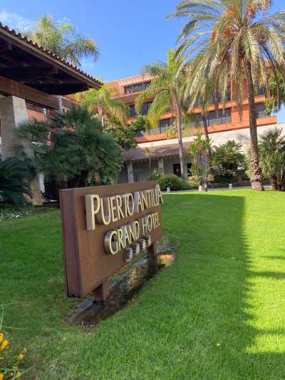 Jardinería y mantenimiento de piscinas en Puerto Antilla Grand Hotel
